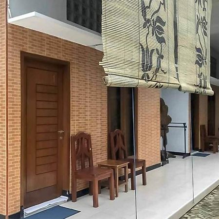 Malang Hill Syariah Redpartner Hotell Exteriör bild