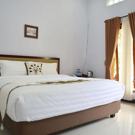 Malang Hill Syariah Redpartner Hotell Exteriör bild