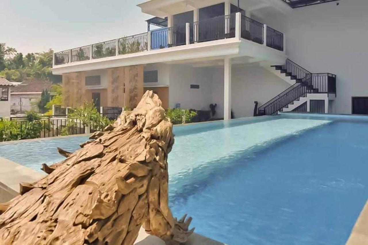 Malang Hill Syariah Redpartner Hotell Exteriör bild