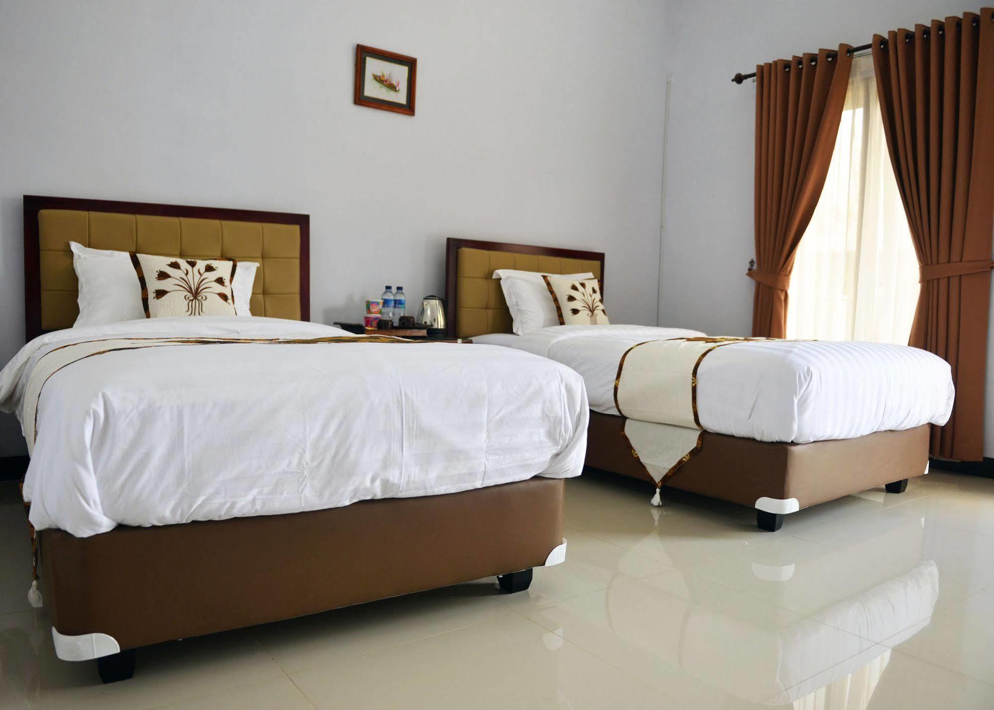 Malang Hill Syariah Redpartner Hotell Exteriör bild